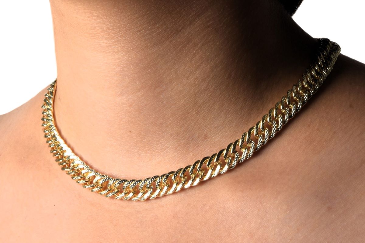 "Iris gullfarget kjede i rustfritt stål, 37 cm + 5 cm forlengelse, ideell for daglig bruk.