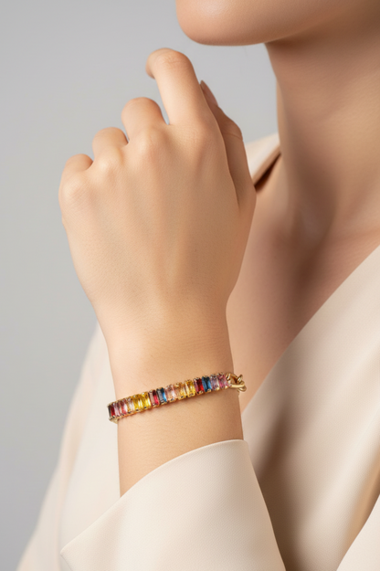 Armbånd i Gullfarget Stål med Fargerike Stener – 15 cm + 3 cm