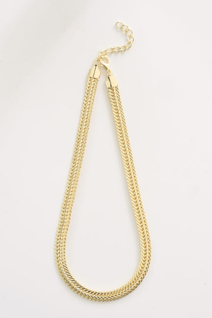 "Celestial halskjede i slitesterkt stål med gylden finish, 40 cm langt, perfekt for daglig bruk."