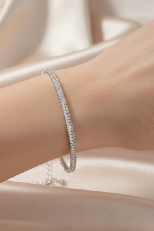 Gneis tennisarmbånd i rustfritt stål med klare steiner, justerbart 15+5 cm