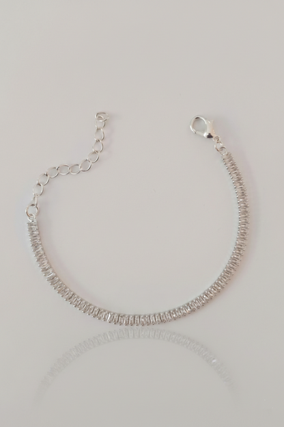 Isglass tennisarmbånd i rustfritt stål med glitrende steiner, justerbart 15+5 cm