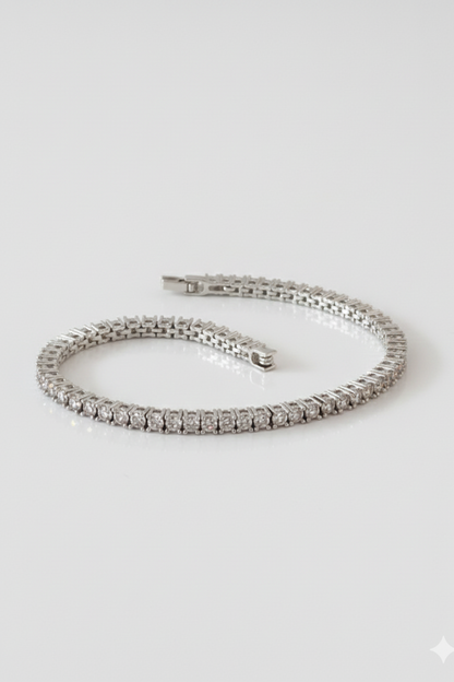 Månestråle klassisk tennisarmbånd i sølvfinish 19 cm – sølvfarget stål med steiner