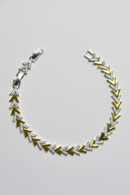 Kira Armring – Gull- og Sølvfarget Stål | 20 cm Trekantet Form | Smykkefeber