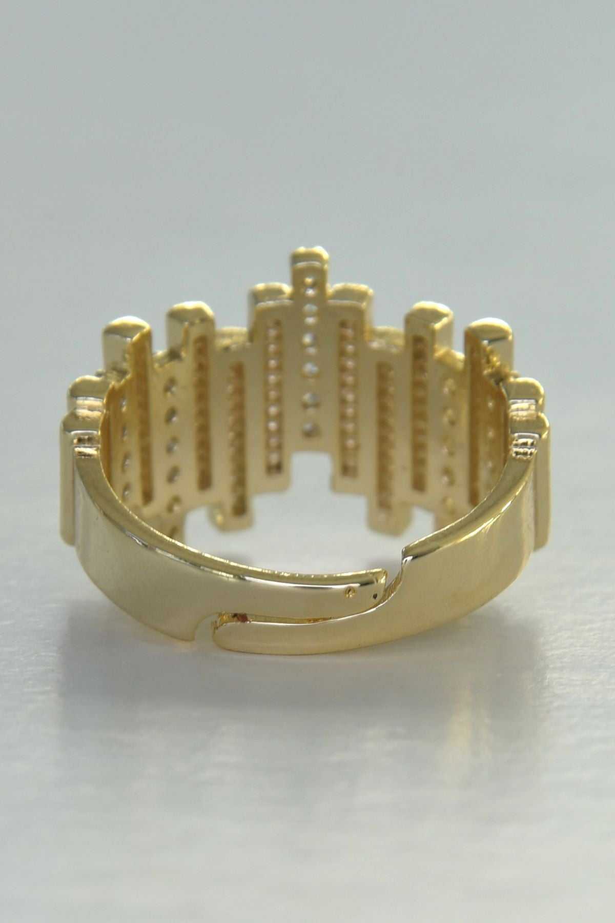 Aureo-ring i gullfarget stål, smykkedesign