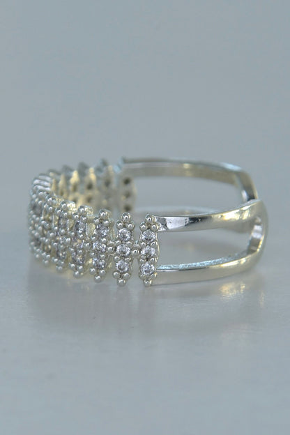 Bliss-ring i sølvfarget stål med glitrende steiner