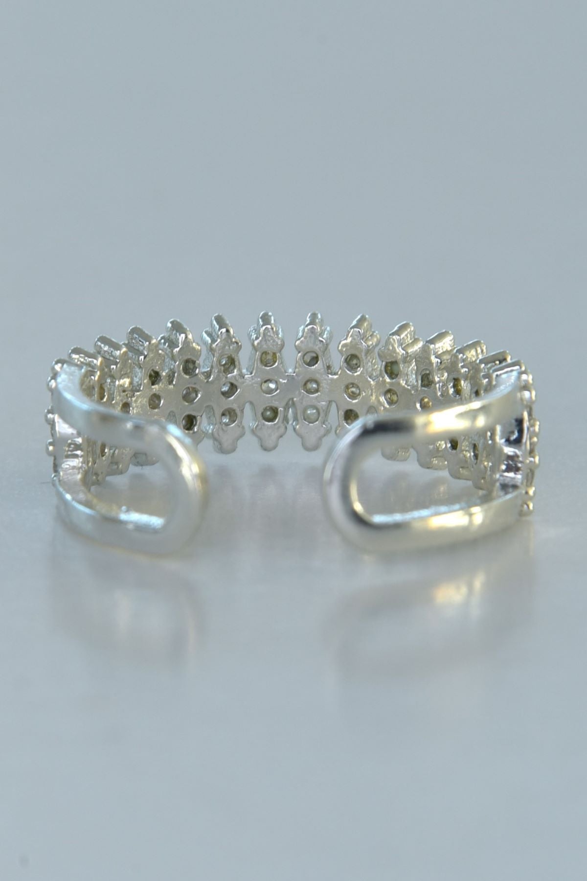 Bliss-ring i sølvfarget stål med glitrende steiner