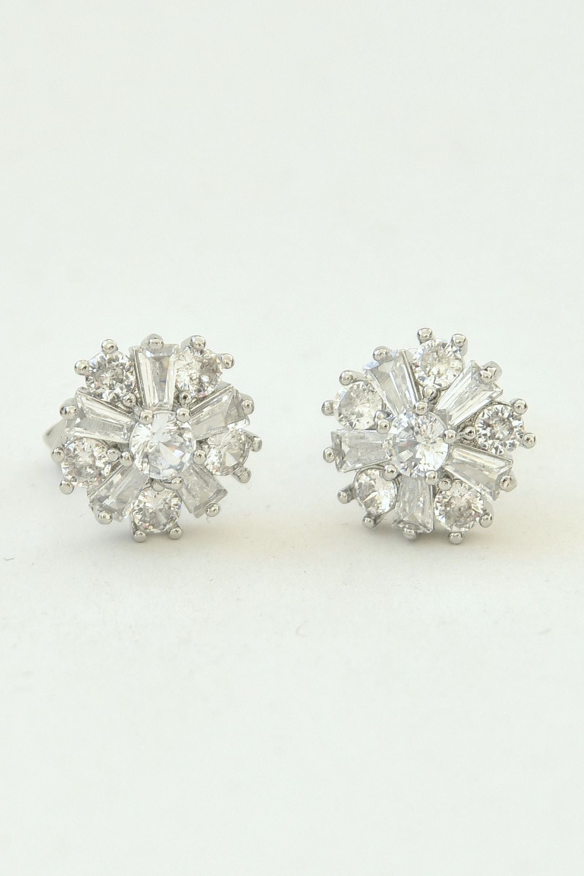 Månestein øredobber dame – rustfritt stål og zircon – Smykkefeber