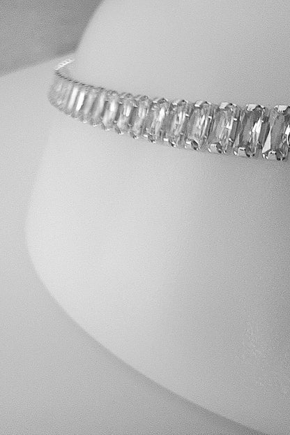 "Ophelia-kjede i holdbart stål med sølvfinish, 38 cm langt."