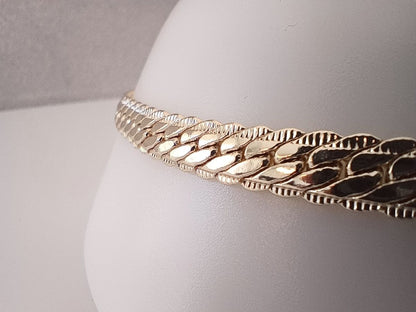 Selene gullfarget stålkjede, 37 cm + 5 cm lengde, elegant smykke.